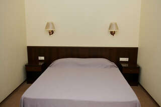 Гостиница Лотос Анапа Большой двухместный номер с 1 кроватью-5