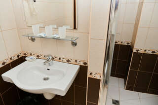 Гостиница Лотос Анапа Трехместный номер с балконом-8